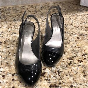Bandolino Black slingback shoes